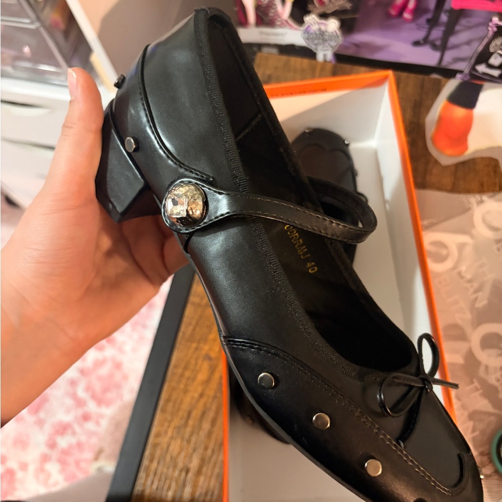 Elegant Black Women's Shoes